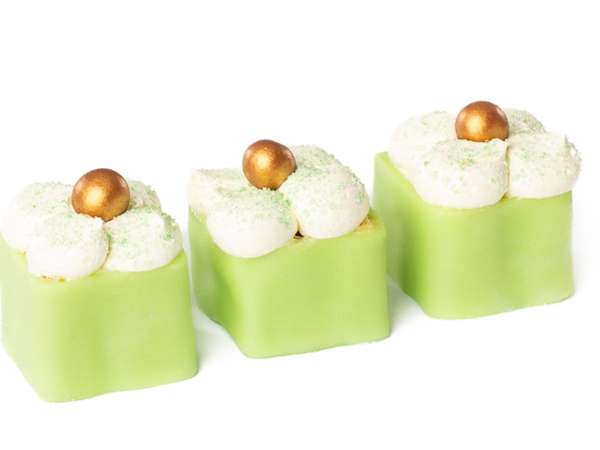 Petit four marsepein 4,5 x 4,5&nbsp;9 stuks